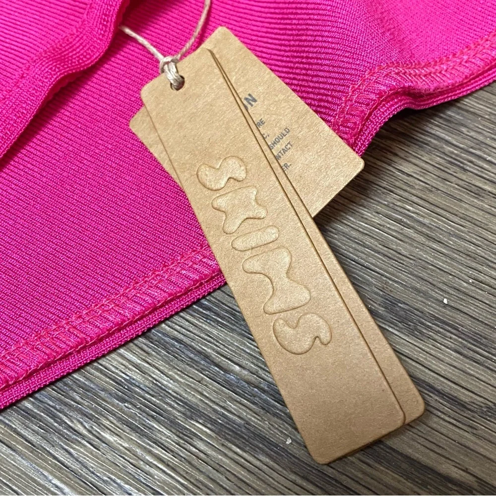 Skims NWT Cheeky Magenta Bikini Bottom